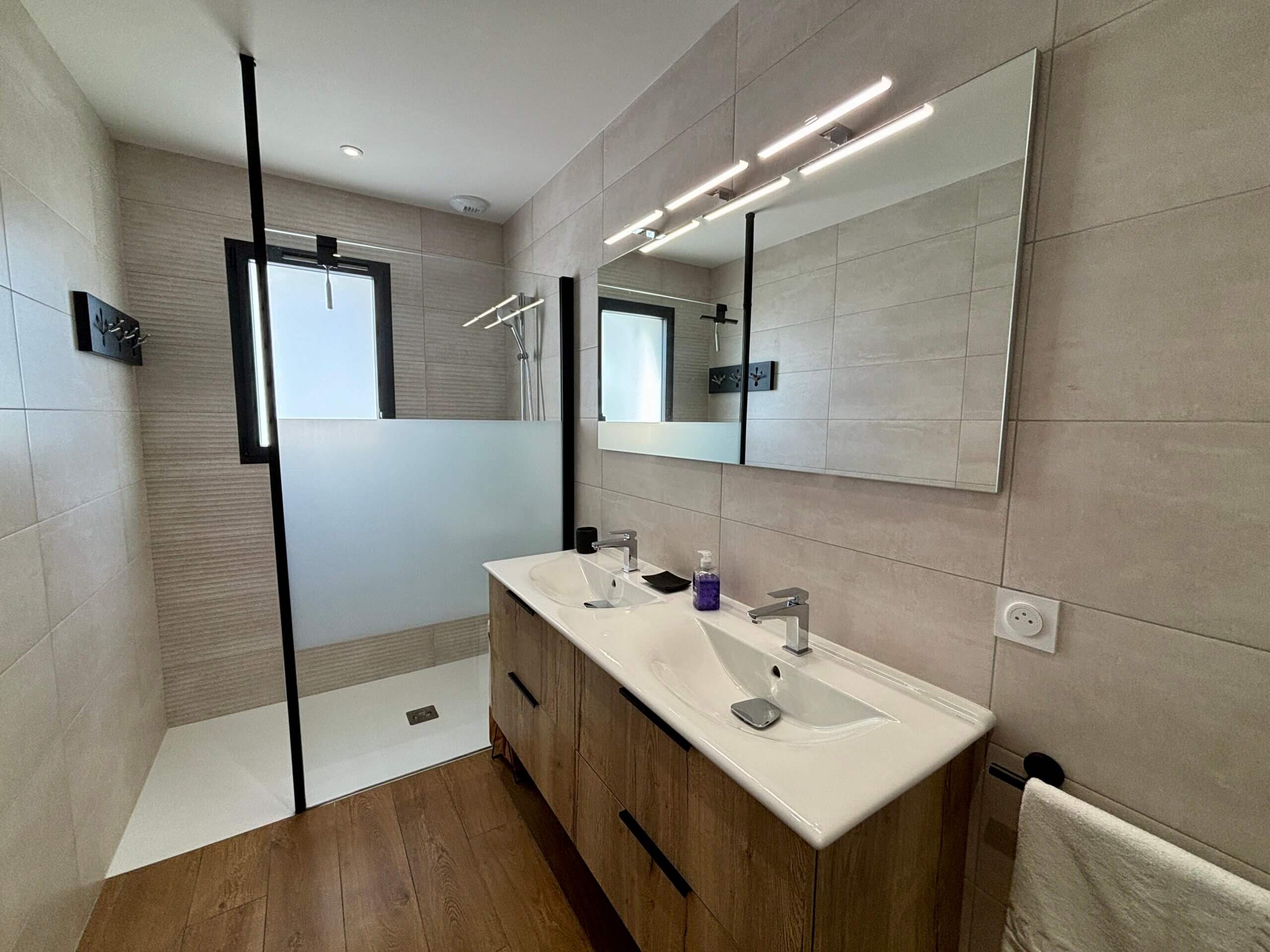 Salle de Douche Suite Parentale Villa Rosemonde en Vendée