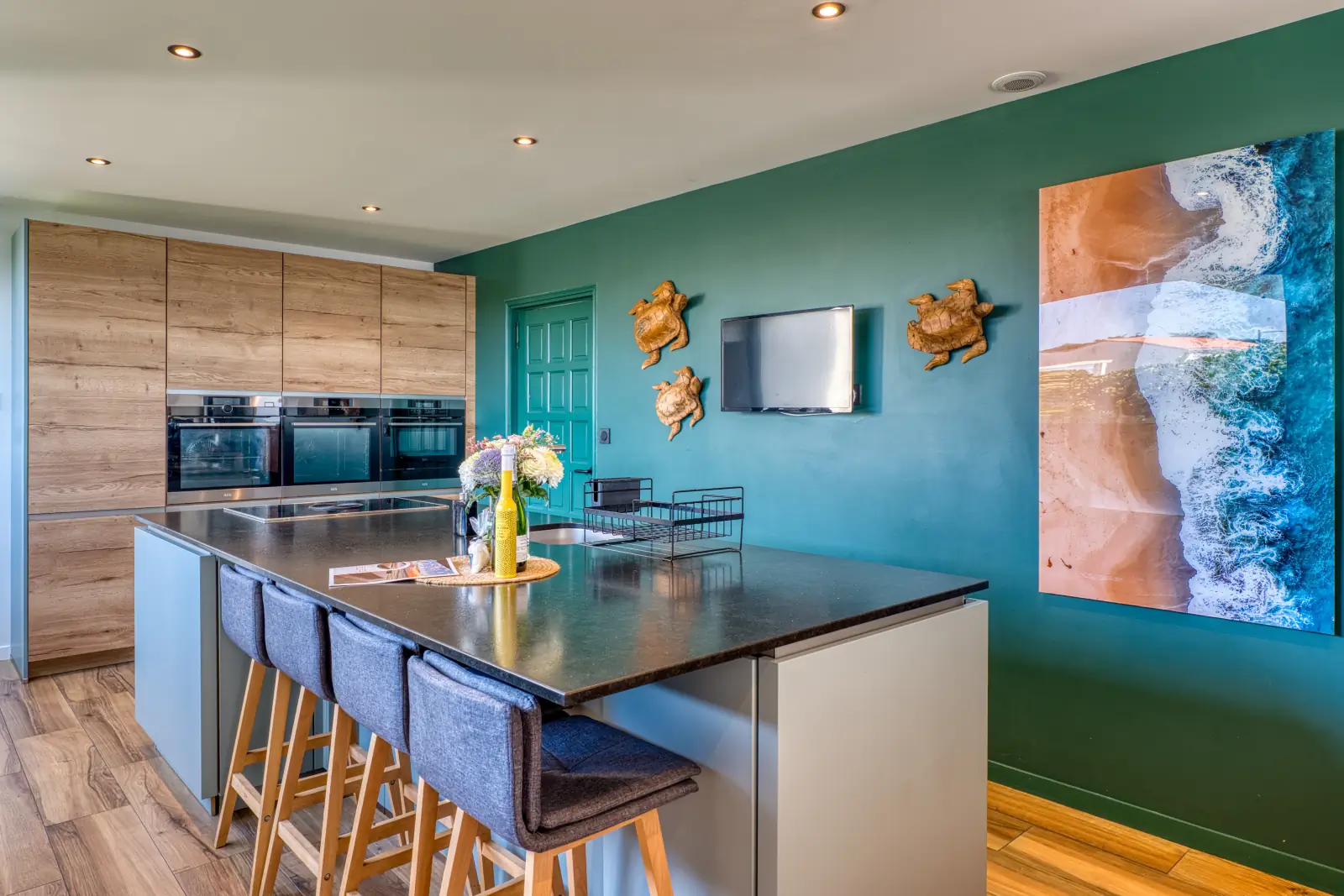 conciergerie clefs de l ocean location de villa classee 5 etoiles vendee 85 villa oceans ocean bretignolles sur mer 85470  cuisine entiere equipee fou micro onde television machine a cafe 02