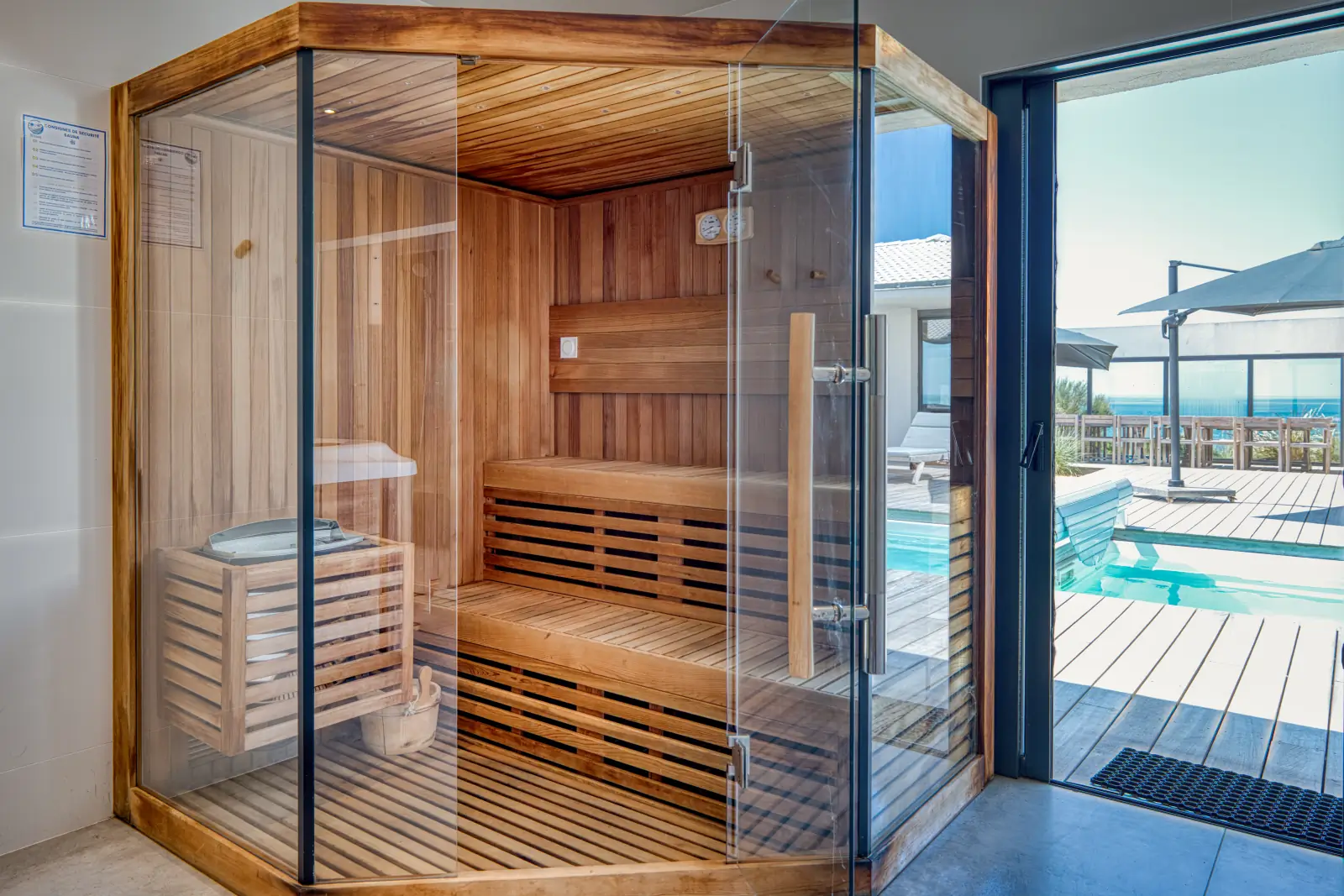 conciergerie clefs de l ocean location de villa classee 5 etoiles vendee 85 villa oceans ocean bretignolles sur mer 85470  espace bien etre sauna spa jacuzzi douche hammam 02