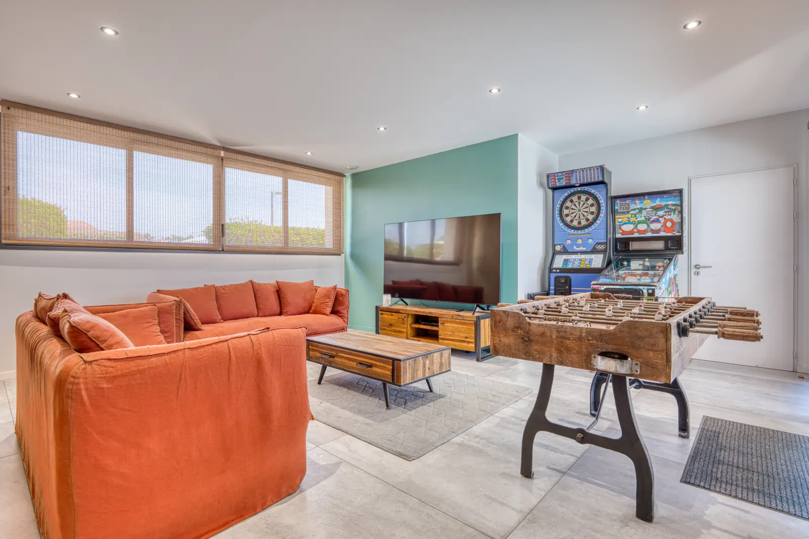 conciergerie clefs de l ocean location de villa classee 5 etoiles vendee 85 villa oceans ocean bretignolles sur mer 85470  salle de jeux television nintendo switch flipper babyfoot flechettes 01