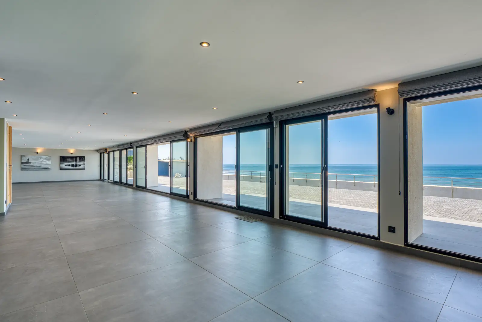 conciergerie clefs de l ocean location de villa classee 5 etoiles vendee 85 villa oceans ocean bretignolles sur mer 85470  salle de reception avec cuisine equipee wc vue mer 06