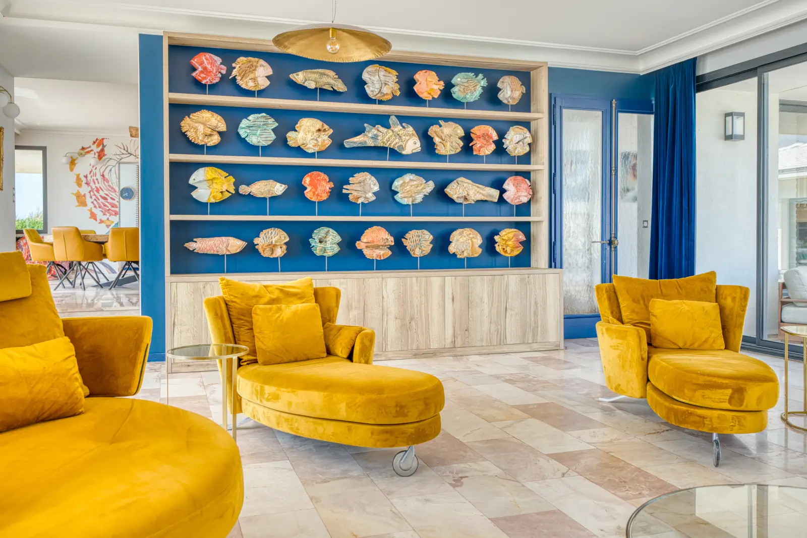 conciergerie clefs de l ocean location de villa classee 5 etoiles vendee 85 villa oceans ocean bretignolles sur mer 85470  salon vue mer canape fauteuils design 03