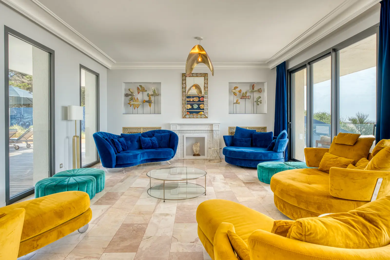 conciergerie clefs de l ocean location de villa classee 5 etoiles vendee 85 villa oceans ocean bretignolles sur mer 85470  salon vue mer canape fauteuils design 04