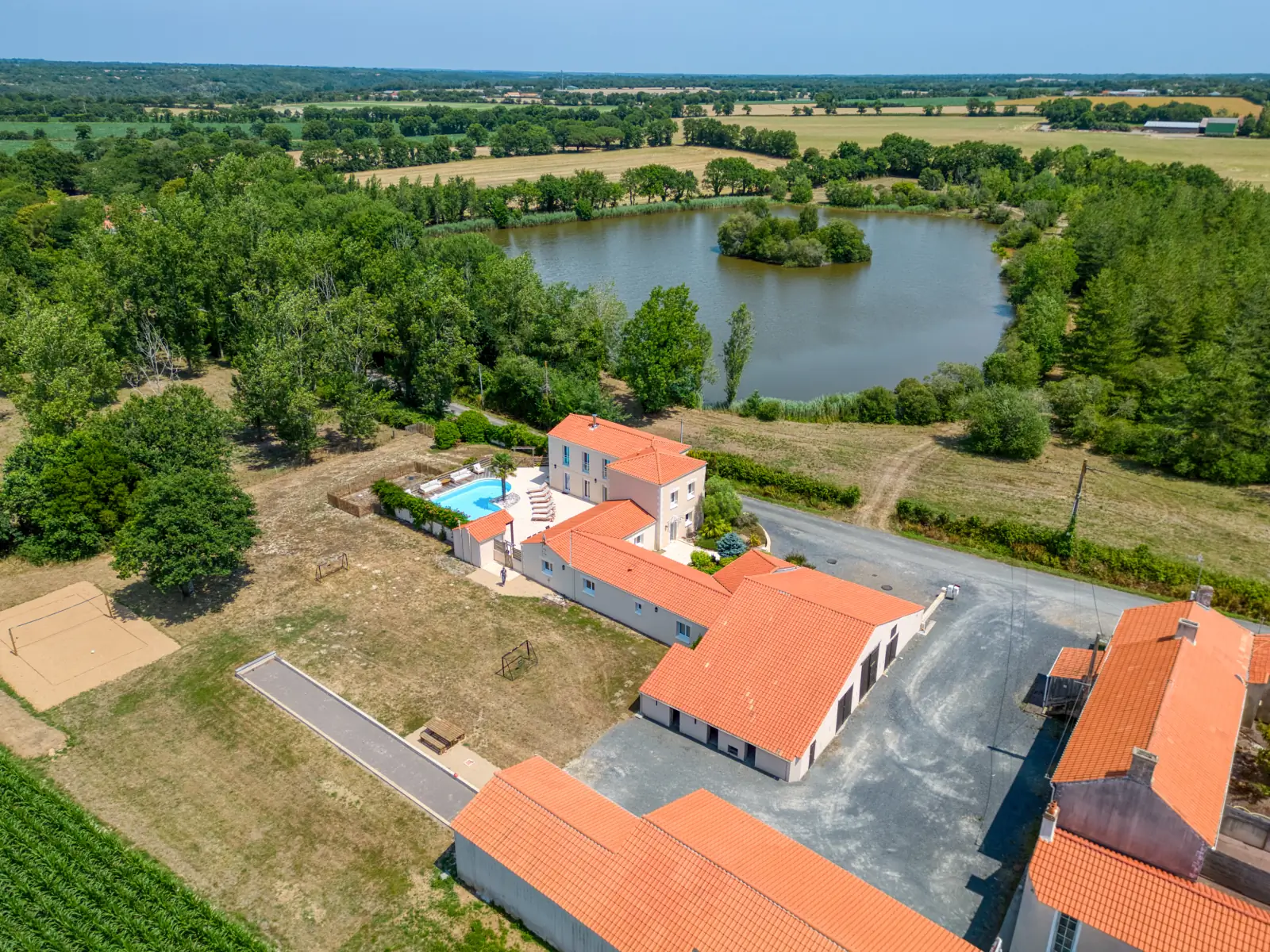 conciergerie clefs de l ocean location de villa vendee 85 les hauts du lac bretignolles sur mer 85470 landevieille  exterieur entree 04