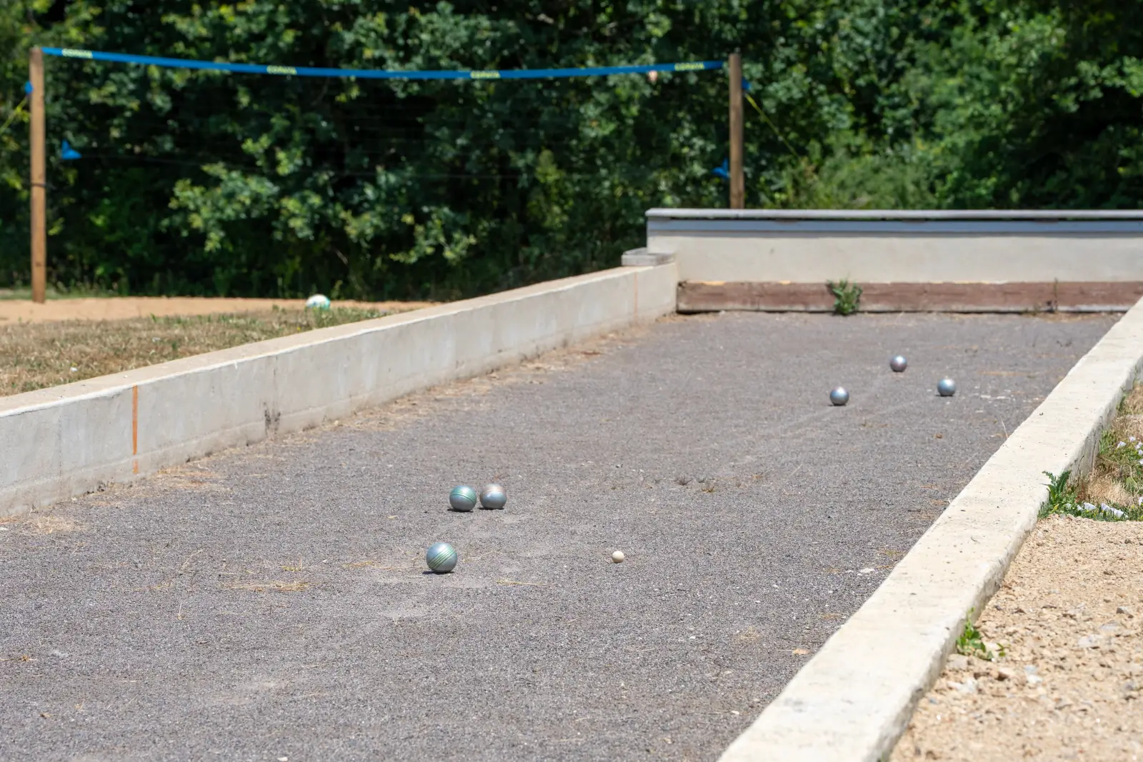 conciergerie clefs de l ocean location de villa vendee 85 les hauts du lac bretignolles sur mer 85470 landevieille  jardin terrain petanque boule 01