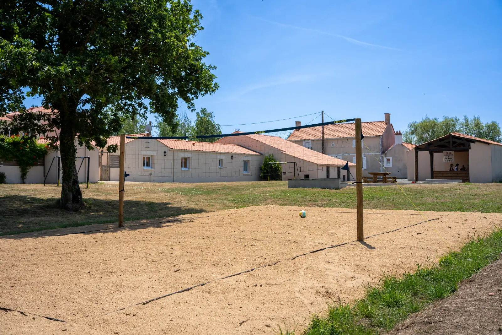 conciergerie clefs de l ocean location de villa vendee 85 les hauts du lac bretignolles sur mer 85470 landevieille  jardin terrain volley petanque 02