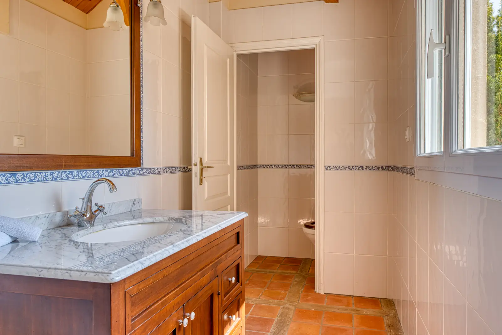 conciergerie clefs de l ocean location de villa vendee 85 les hauts du lac bretignolles sur mer 85470 landevieille  salon etage wc 04