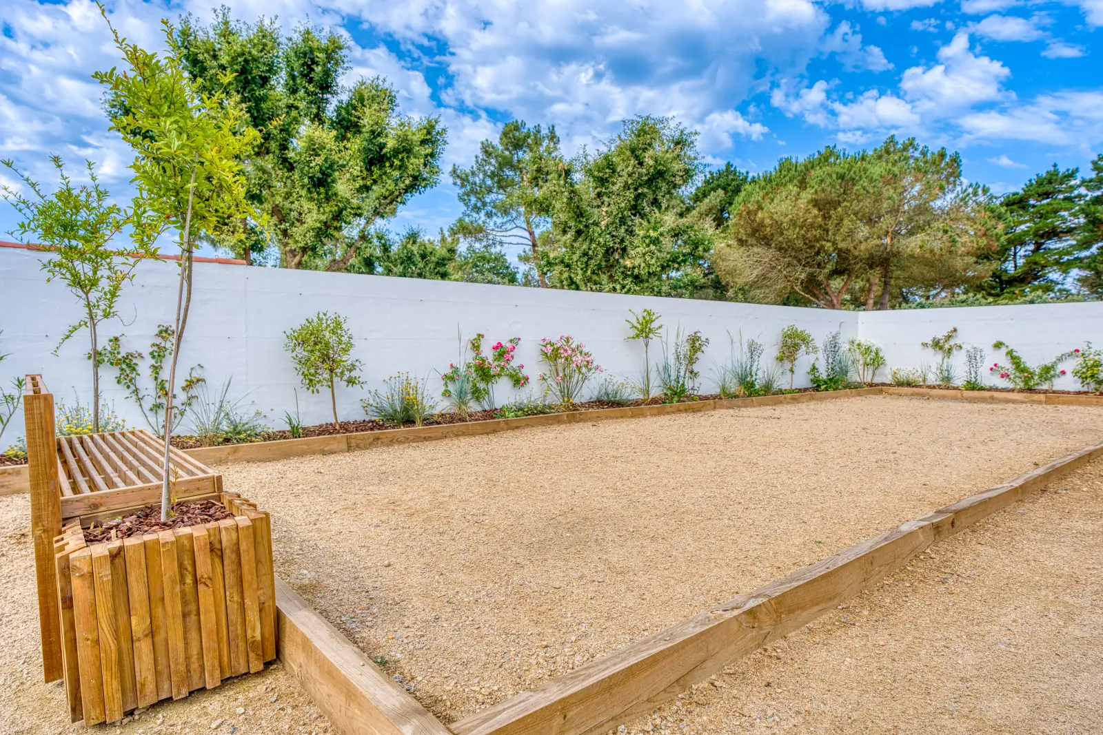 conciergerie clefs de l ocean location de villas 15 personnes piscine vendee 85 villa belvedere brem sur mer 85470  arriere cour petanque spa jacuzzi sauna 03