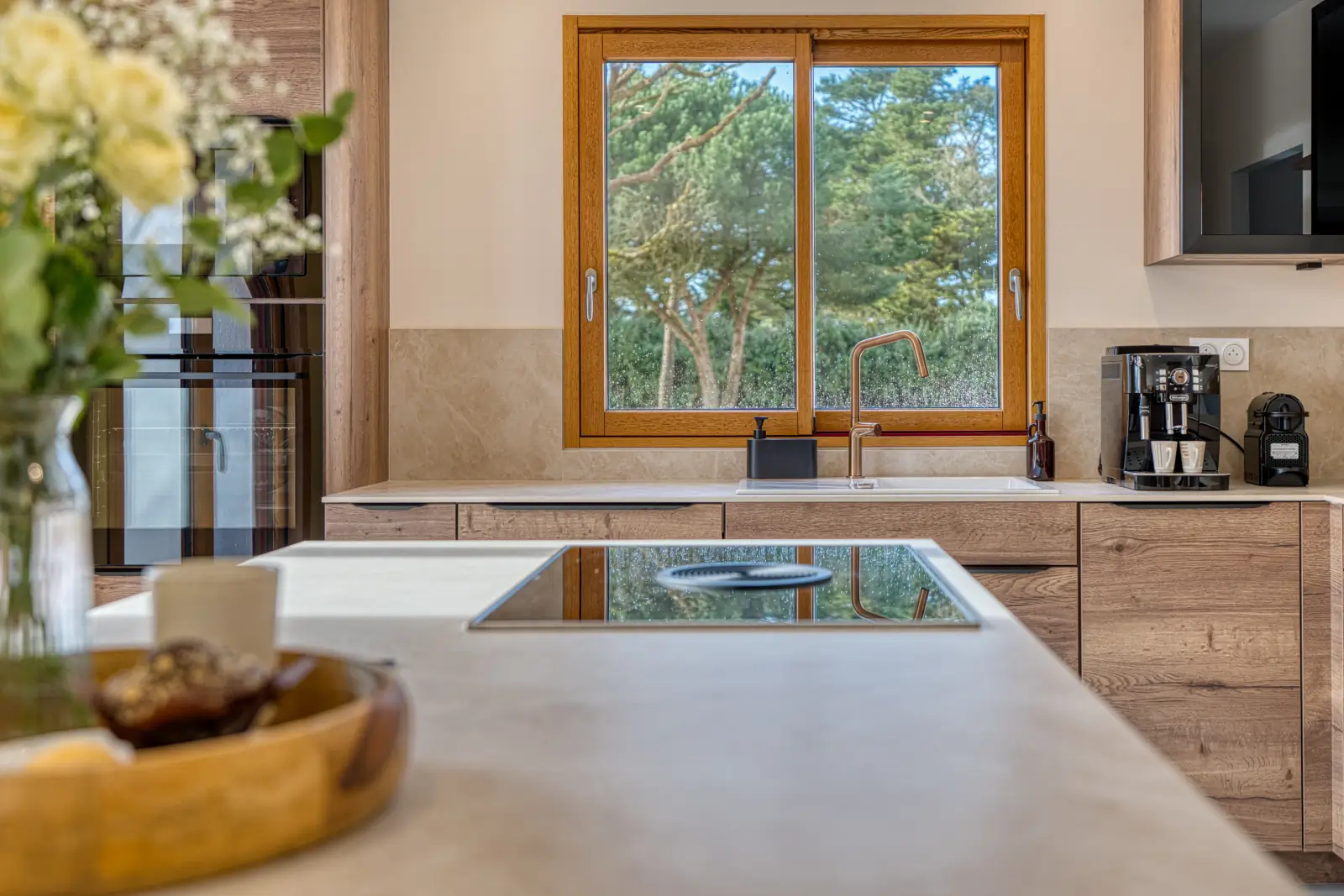 conciergerie clefs de l ocean location de villas 15 personnes piscine vendee 85 villa belvedere brem sur mer 85470  cuisine entiere maison machine a cafe four micro onde 05