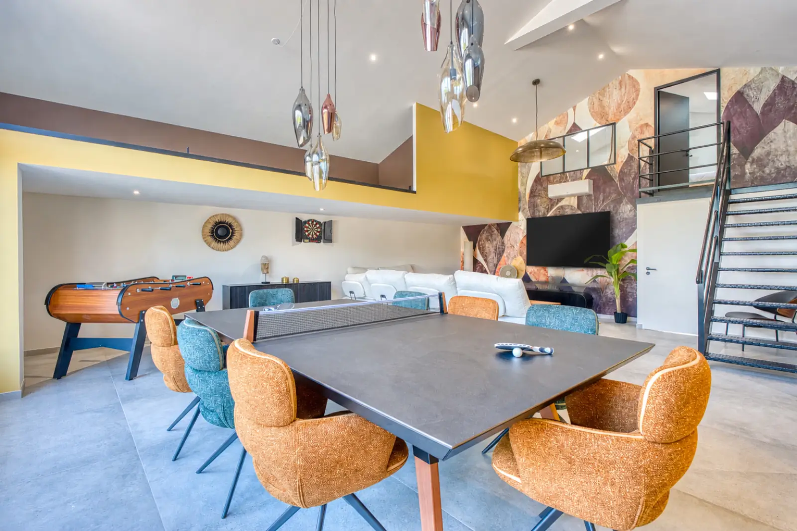 conciergerie clefs de l ocean location de villas 15 personnes piscine vendee 85 villa belvedere brem sur mer 85470  salon loft ping pong babyfoot flechettes television streaming nintendo switch 02