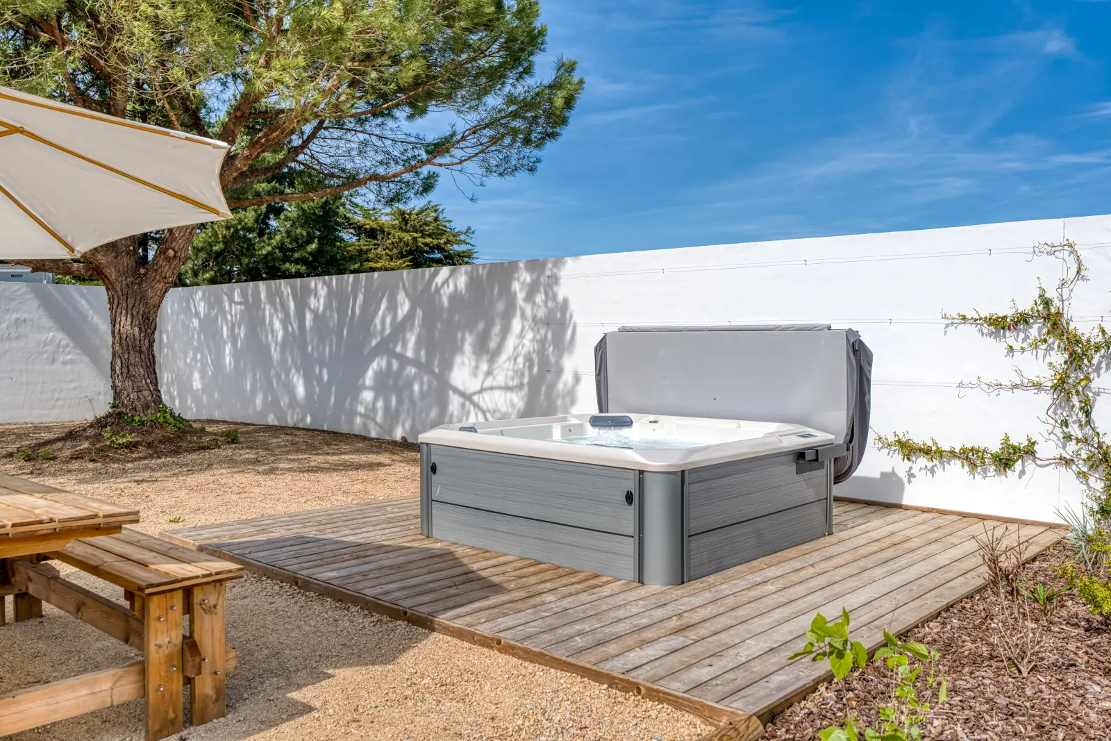 conciergerie clefs de l ocean location de villas 15 personnes piscine vendee 85 villa belvedere brem sur mer 85470  spa et sauna 03