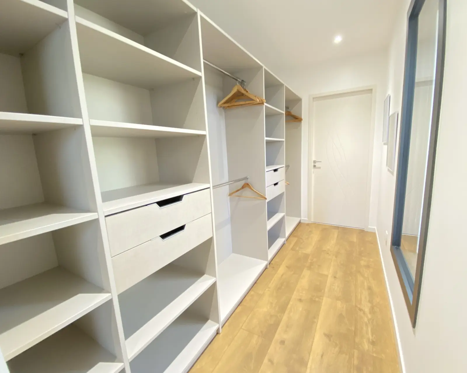 conciergerie clefs de l ocean location de villas vendee 85 villa des dunes brem bretignolles sur mer 85470  chambre double 1 rdc dressing partage 01