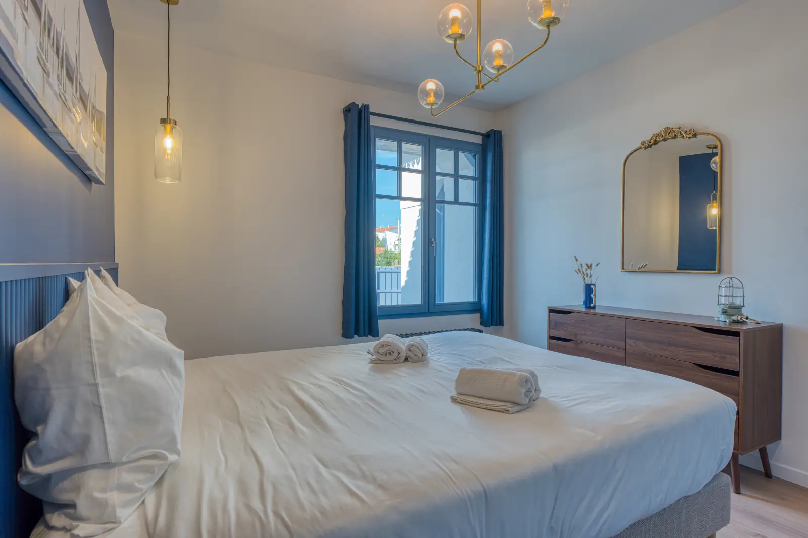 conciergerie clefs de l ocean location de villas—6 personnes vendee villa les bains de mer saint gilles croix de vie sgxv 85222 chambre double 01