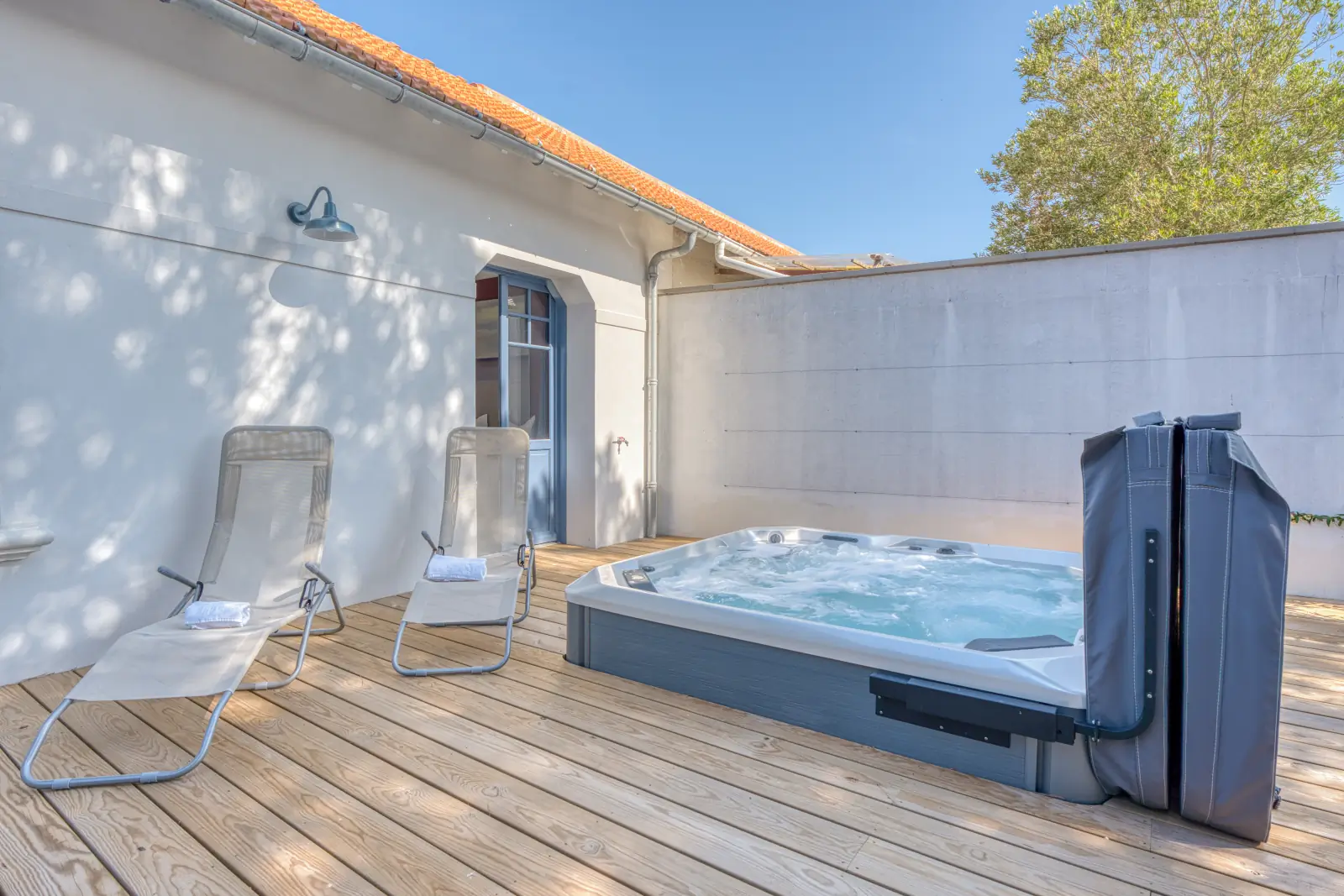 conciergerie clefs de l ocean location de villas—6 personnes vendee villa les bains de mer saint gilles croix de vie sgxv 85222 jacuzzi spa 01