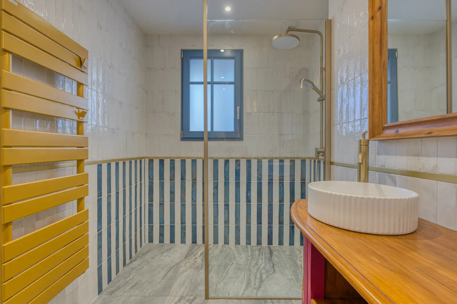 conciergerie clefs de l ocean location de villas—6 personnes vendee villa les bains de mer saint gilles croix de vie sgxv 85222 salle de bain 02