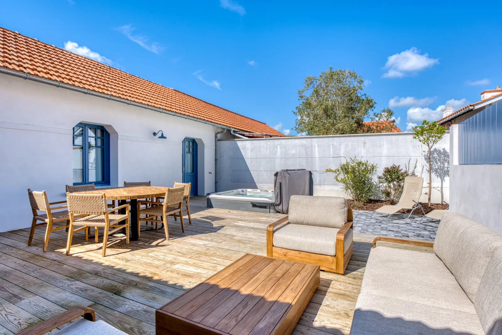 conciergerie clefs de l ocean location de villas—6 personnes vendee villa les bains de mer saint gilles croix de vie sgxv 85222 terrasse 02
