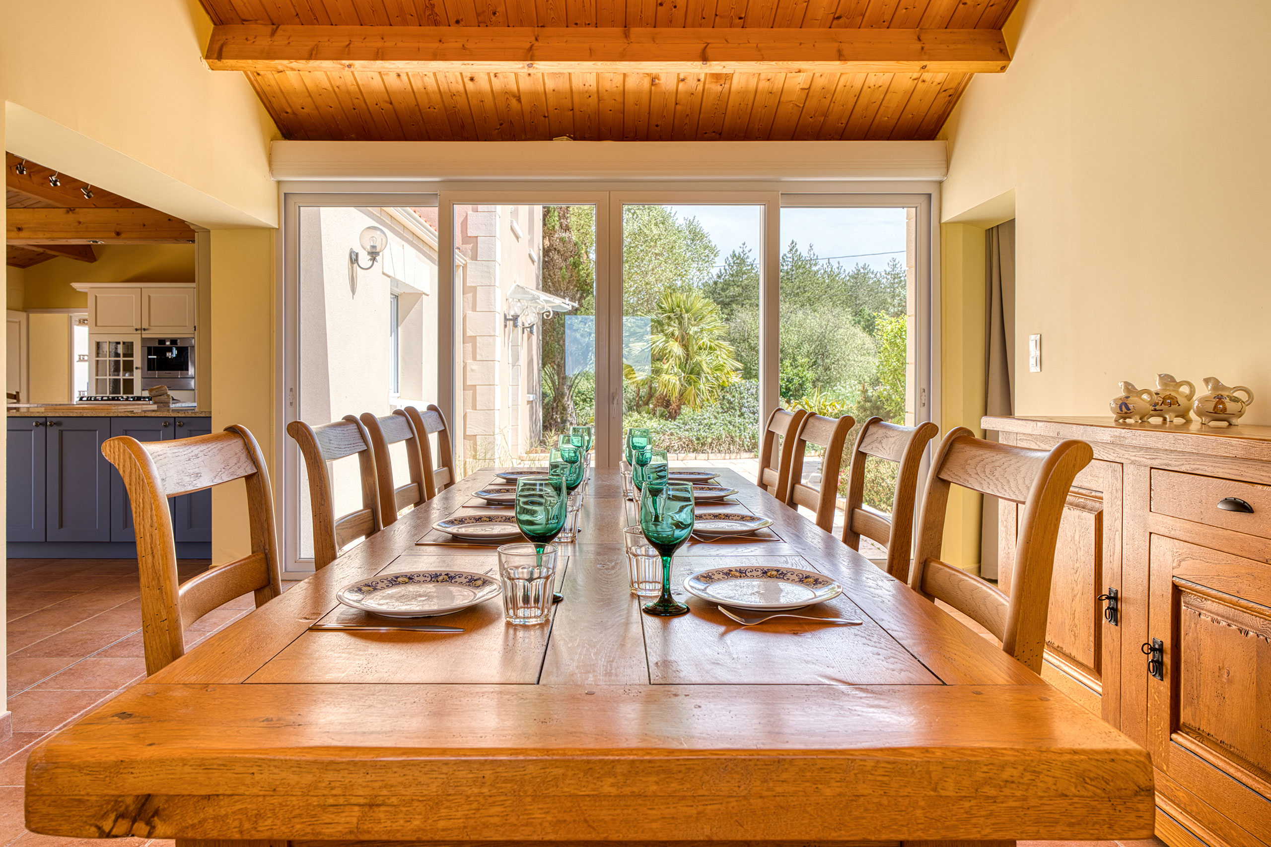 SALLE A MANGER HAUT DU LAC 1
