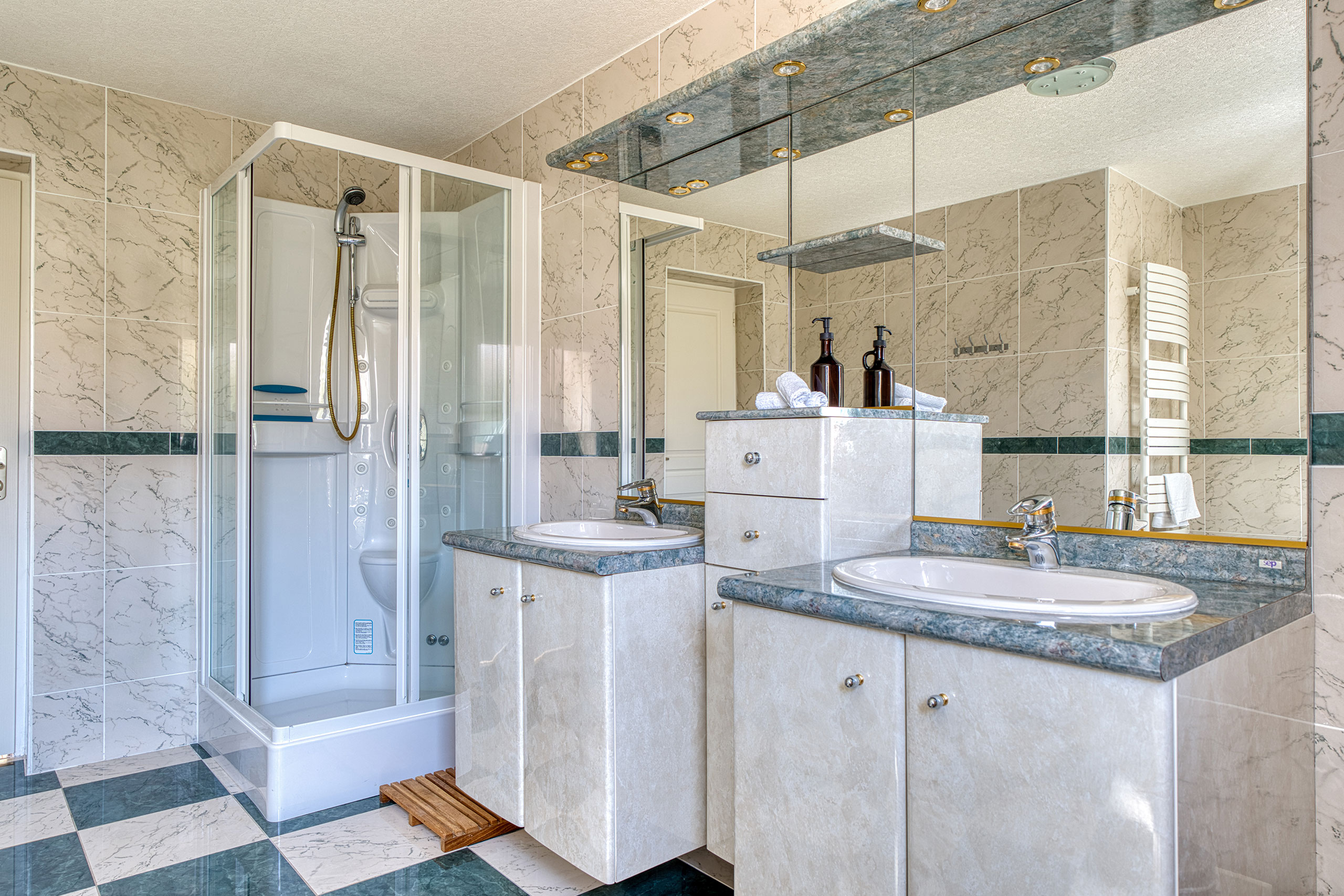 salle de bain villa haut du lac
