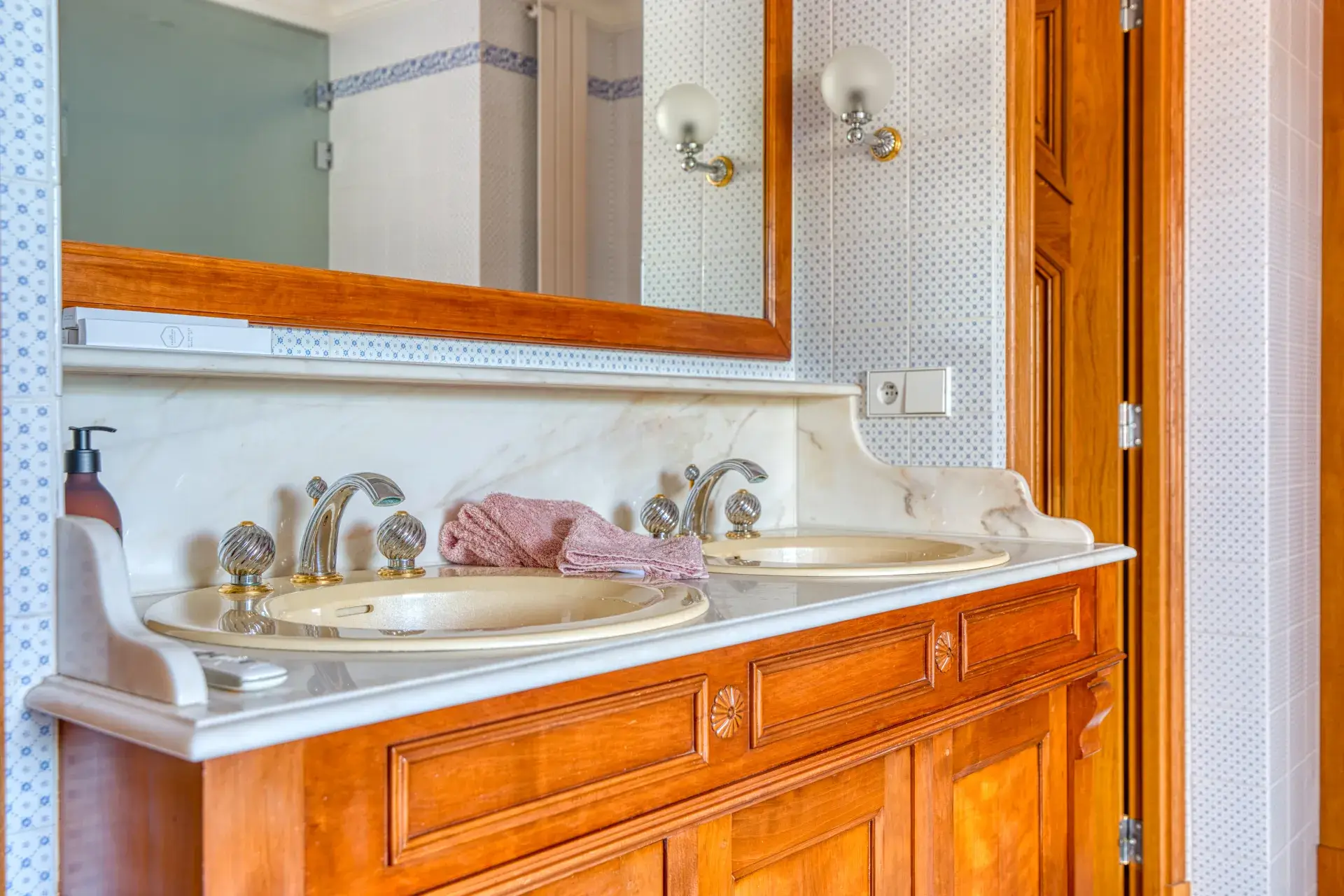 Salle de bain commune suites 4&5 - Etage