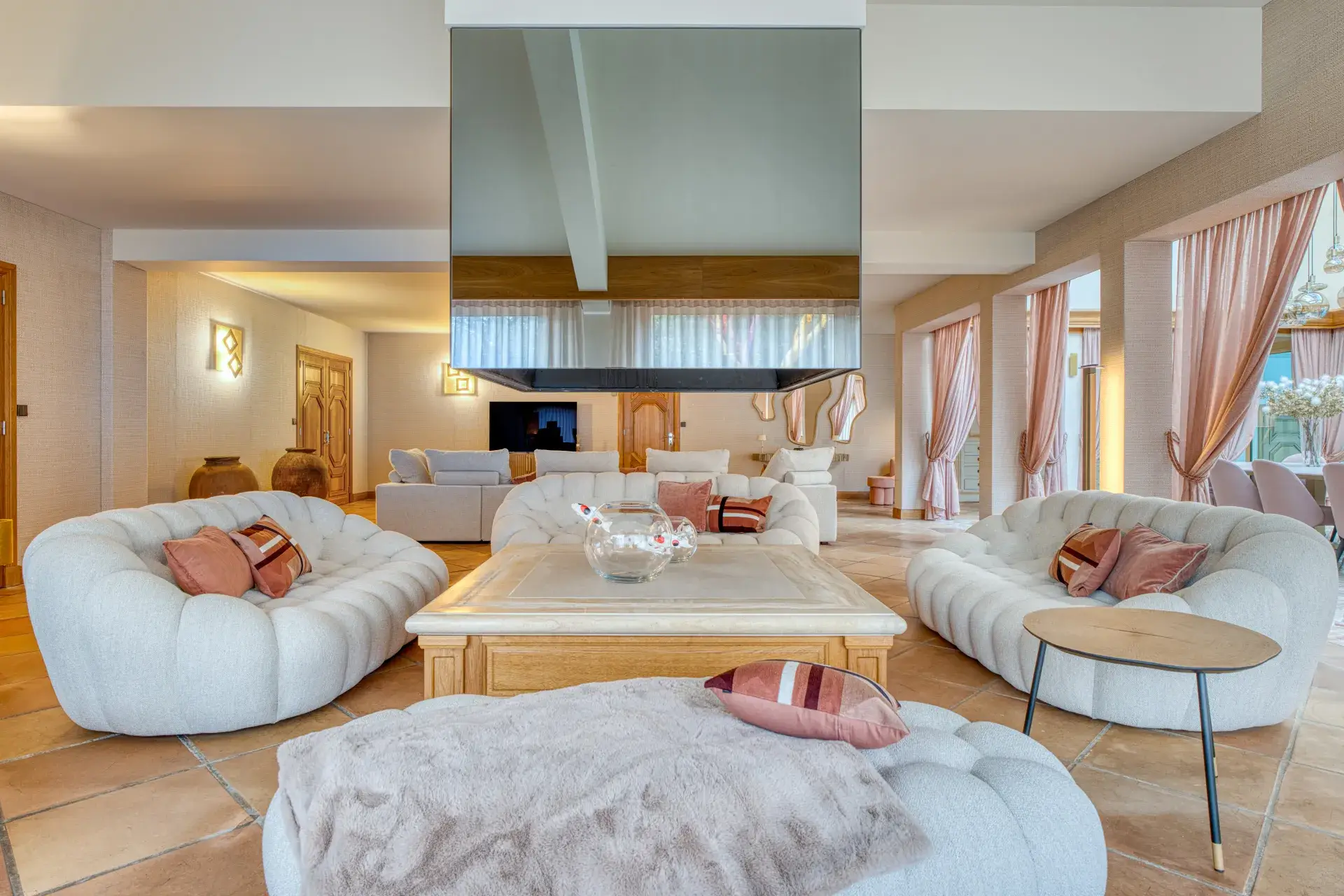 conciergerie clefs de l ocean location villa vendee 85 bord de mer casa luciana talmont saint hilaire cayola sables d olonne salon canape fauteuil design television 06