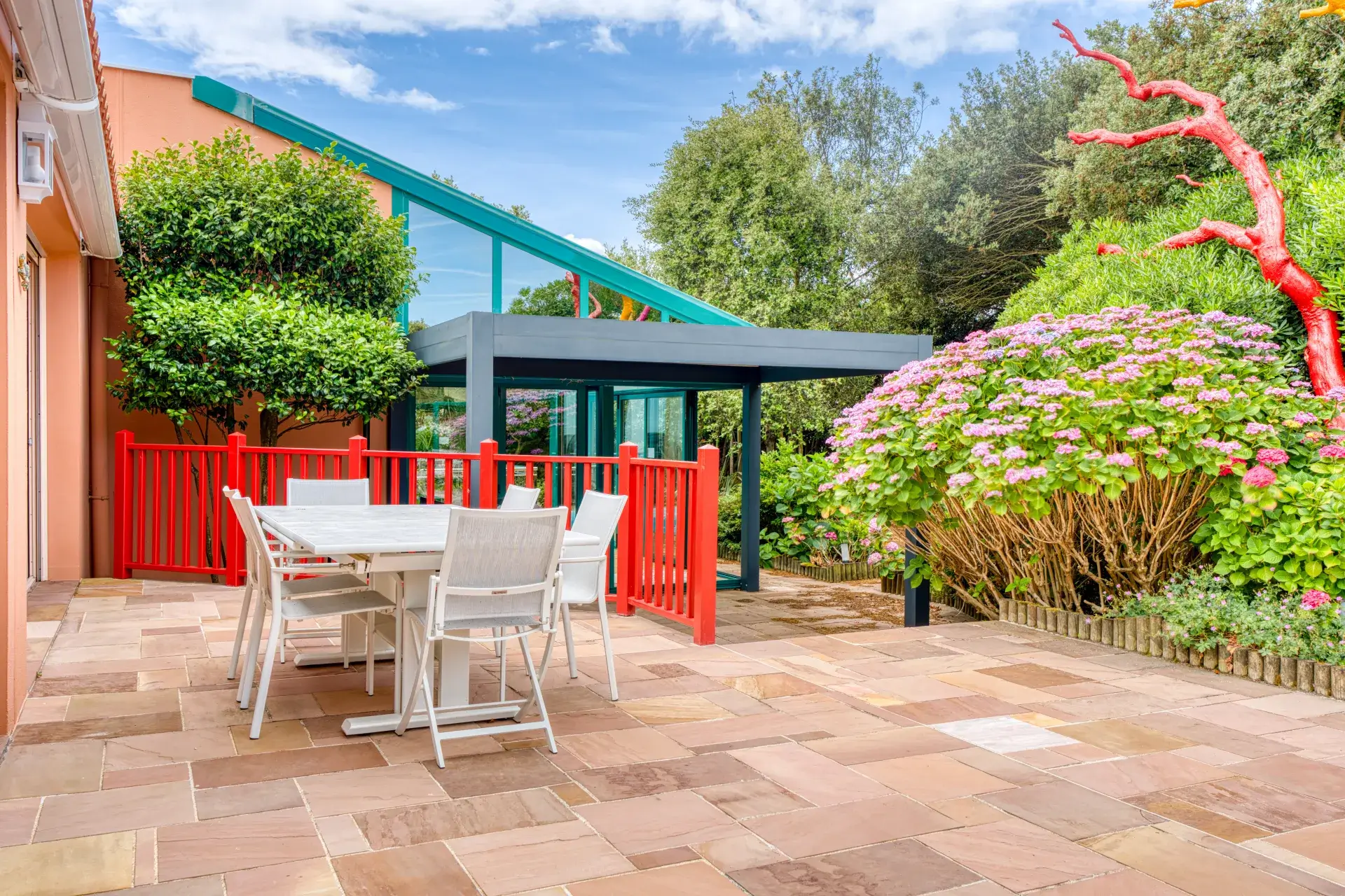 conciergerie clefs de l ocean location villa vendee 85 bord de mer casa luciana talmont saint hilaire cayola sables d olonne terrasse repas exterieur cuisine barbecue pergola 01