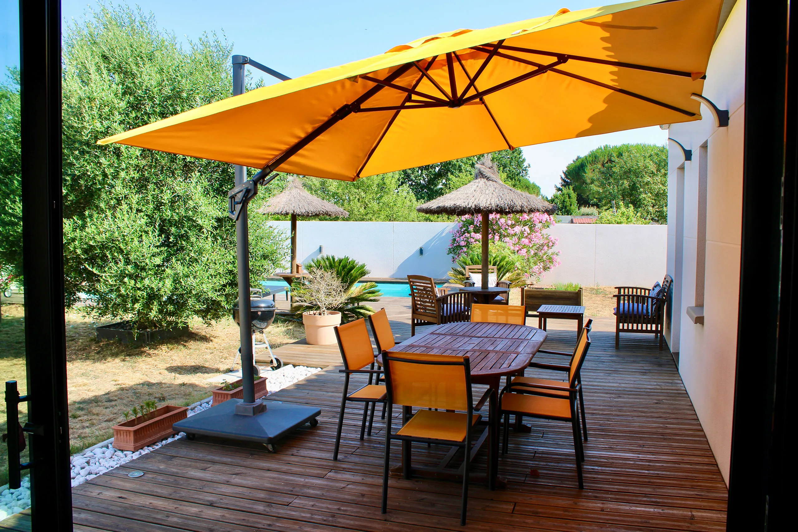 conciergerie clefs de l'océan location de villa en vendee villa terra nova landevieille extérieur avec salon de jardin