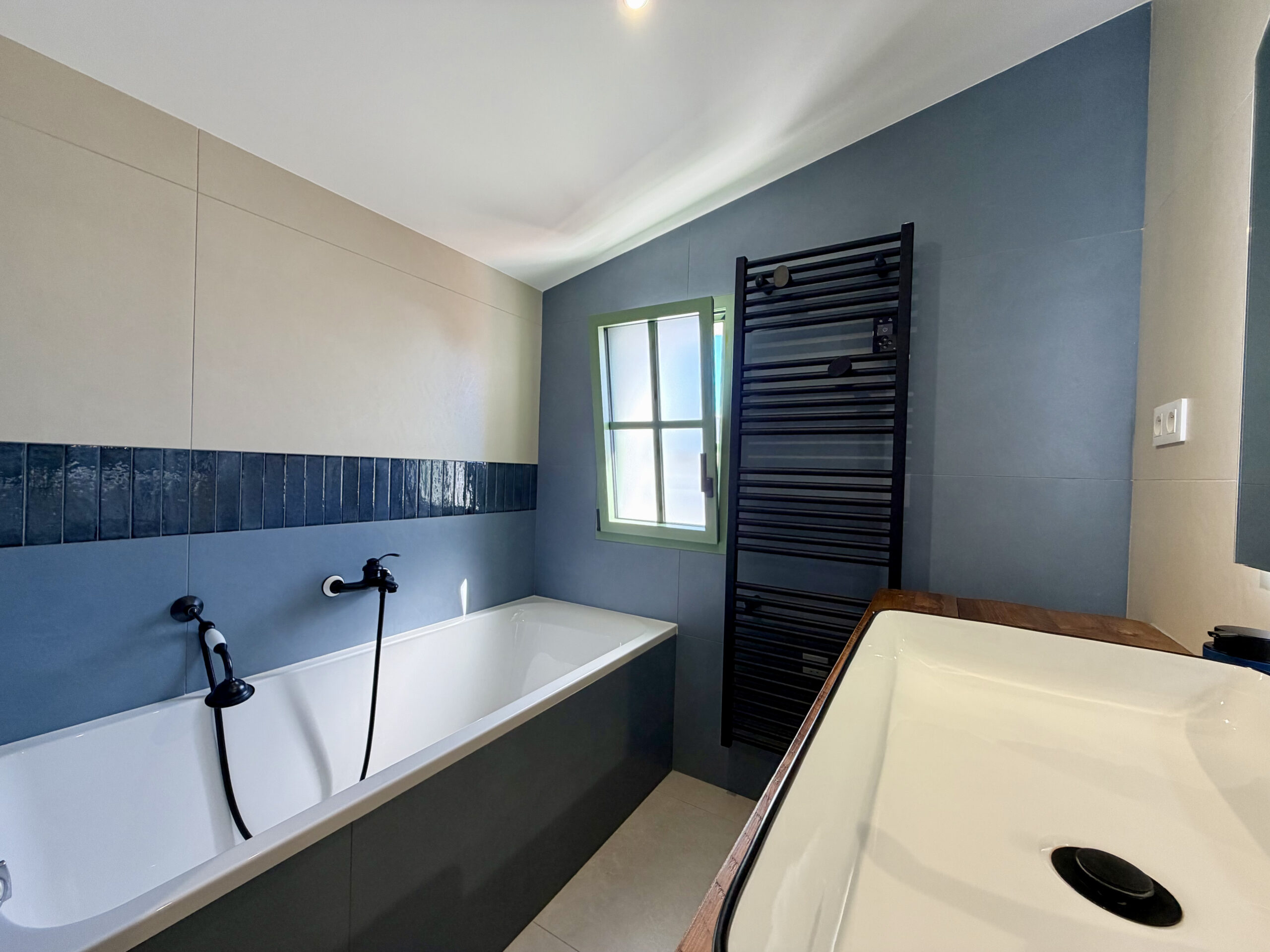 La salle de bain de la Villa Ker Tesson à l'étage pour votre séjour en Vendée