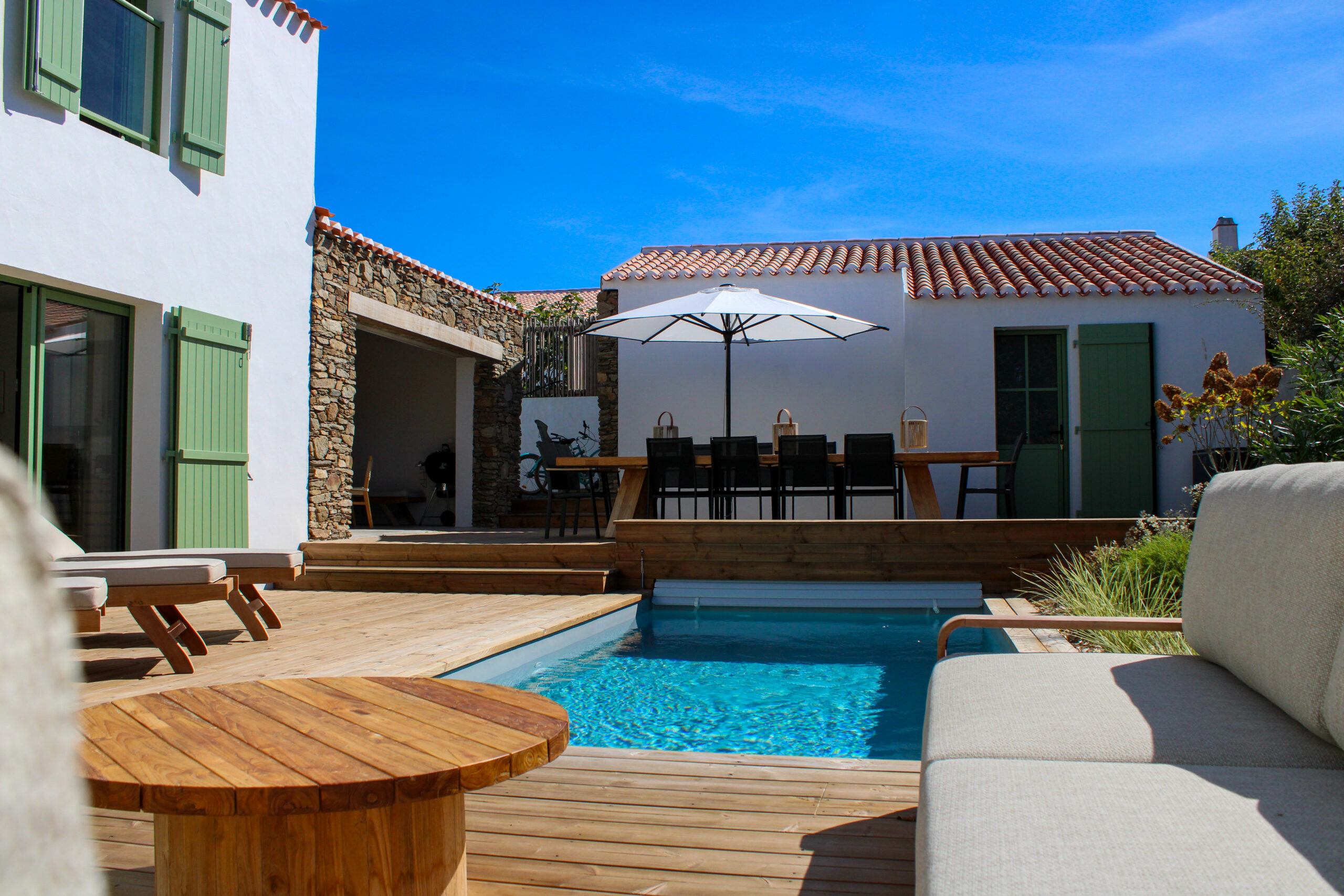 La piscine extérieur de la villa Ker Tesson