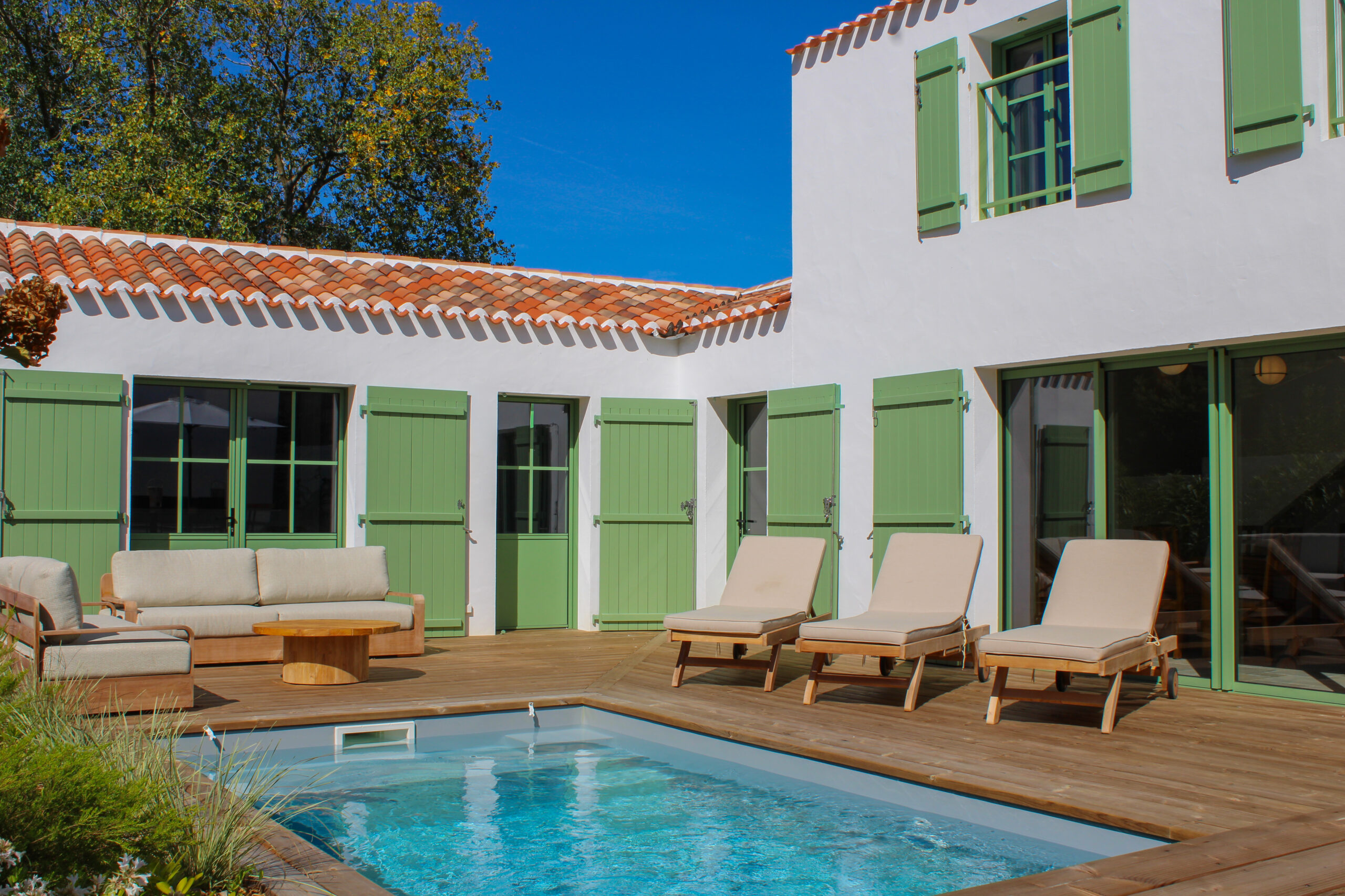 Une piscine extérieur à la villa Ker Tesson en Vendée